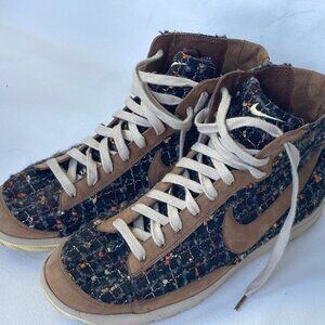 Cloth Nike Hightops Womens size 11 and Mens 10